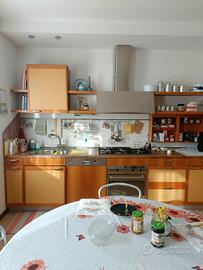 Cucina completa di elettrodomestici 