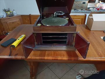 Vecchio grammofono