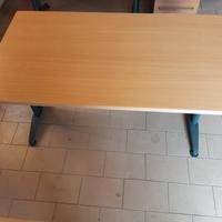 scrivania in legno da cm 140 x 80