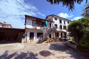 CASA SEMINDIPENDENTE A CIGOGNOLA
