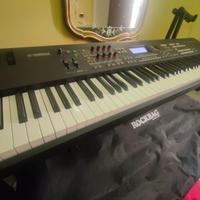 piano YAMAHA  MOXF8
