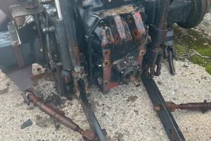 Trattore new holland tm 190 pezzi di ricambio