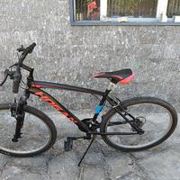 Bicicletta Hogan elegante e grintosa