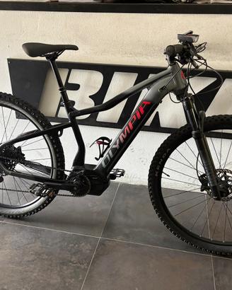825. Olympia Performer 900