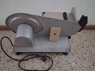 Affettatrice elettrica in buone condizioni