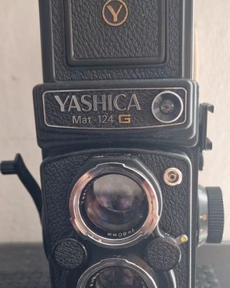 MACCHINA VINTAGE  FOTOGRAFICA YASHICA MAT 124 G