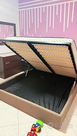 Letto matrimoniale 2 comodini e cassettiera specch