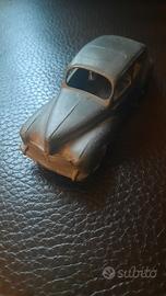 Modellino Dinky Toys Peugeot  203 vintage anni 50