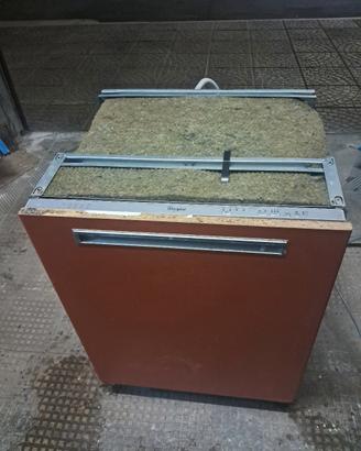 lavastoviglie whirlpool 