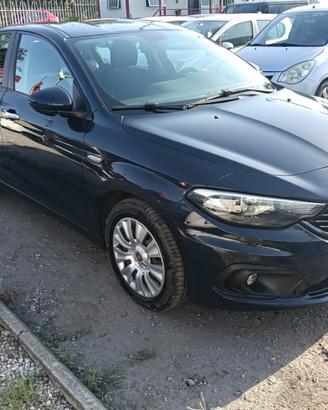 Fiat Tipo 1.6 Mjt S&S 5 porte S-Design