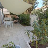 Appar. c/Giardino arredato indipendente 50mt mare