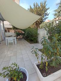 Appar. c/Giardino arredato indipendente 50mt mare