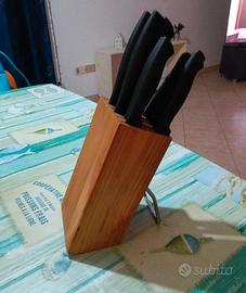 ceppo e coltelli da cucina 