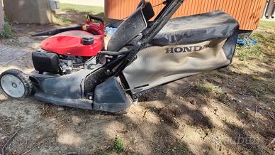 Rasaerba Honda HRX 476 QY con rullo