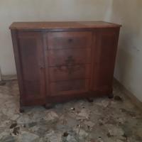 Elegante comò cassettone d’epoca in legno con pian