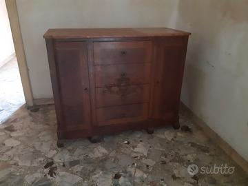 Elegante comò cassettone d’epoca in legno con pian