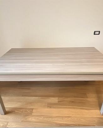 Tavolo da pranzo allungabile effetto legno chiaro