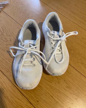Scarpe da ginnastica nr 36