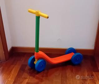 Monopattino Primi Passi in Plastica Colorata