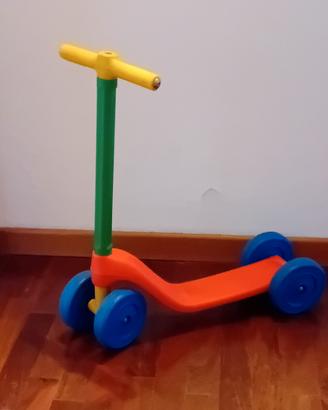 Monopattino Primi Passi in Plastica Colorata