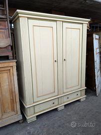 Armadio laccato antico due ante 