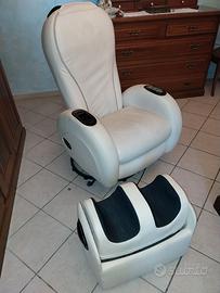 Poltrona massaggiante Imperial 4Hands con Ottomano