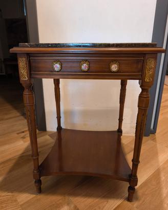 Tavolino d'appoggio vintage Luigi XVI del 900 noce