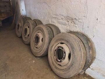 Pneumatici per rimorchio agricolo 7.50 R20