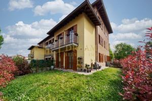 Villetta a schiera di 217 m² con 5 locali e box au