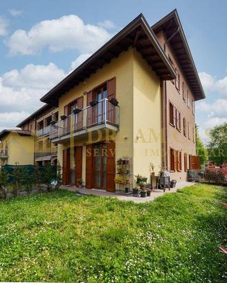 Villetta a schiera di 217 m² con 5 locali e box au