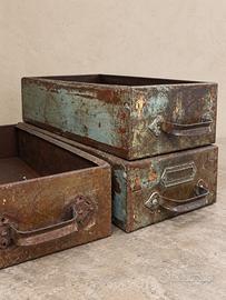 CASSETTI VINTAGE IN FERRO