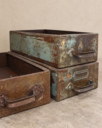 CASSETTI VINTAGE IN FERRO