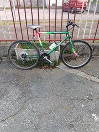 bici MTB funzionante ruote da 26 cambio Shimano 18