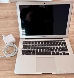 MacBook Air 13” 2014 – Intel i7 – 8GB RAM – 500GB