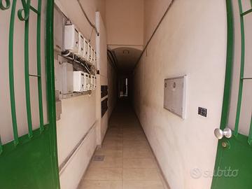 3 VANI DA RISTRUTTURARE CON TERRAZZA ZONA FIERA