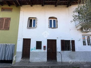 CASA SEMINDIPENDENTE A ALICE CASTELLO