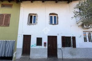 CASA SEMINDIPENDENTE A ALICE CASTELLO