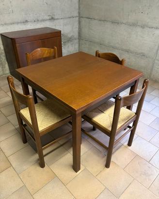 Tavolo in legno massello allungabile più 4 sedie