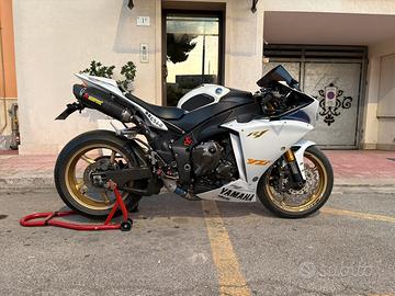 Yamaha R1 Big Bang 2010 ORO
