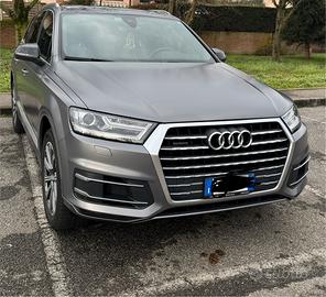 Audi q7 sline alcantara