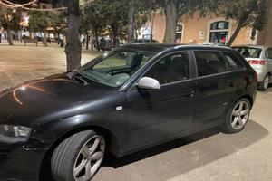 Audi A3 S-line sportback - 270000 km - 3000 €