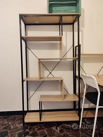 Scrivania +Libreria+Sedia con cuscini