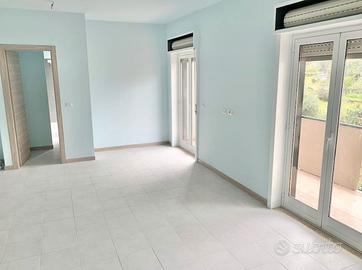 Aci Castello centro nuovo 80mq posti auto cantina