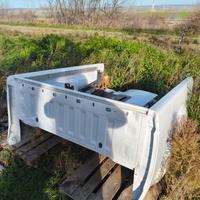 cassone Nissan King Cab sport 2500cc 190cv