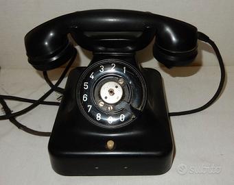 Telefono antico in bachelite