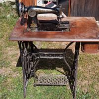 macchina da cucire Singer antica 