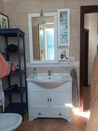 Mobile bagno con specchiera
