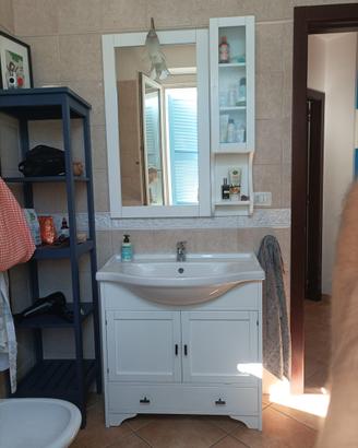 Mobile bagno con specchiera