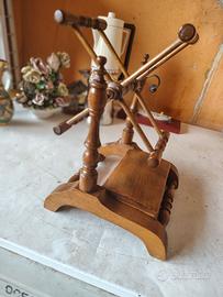 Attrezzo per filare la lana