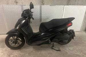 Beverly 300 DeepBlack